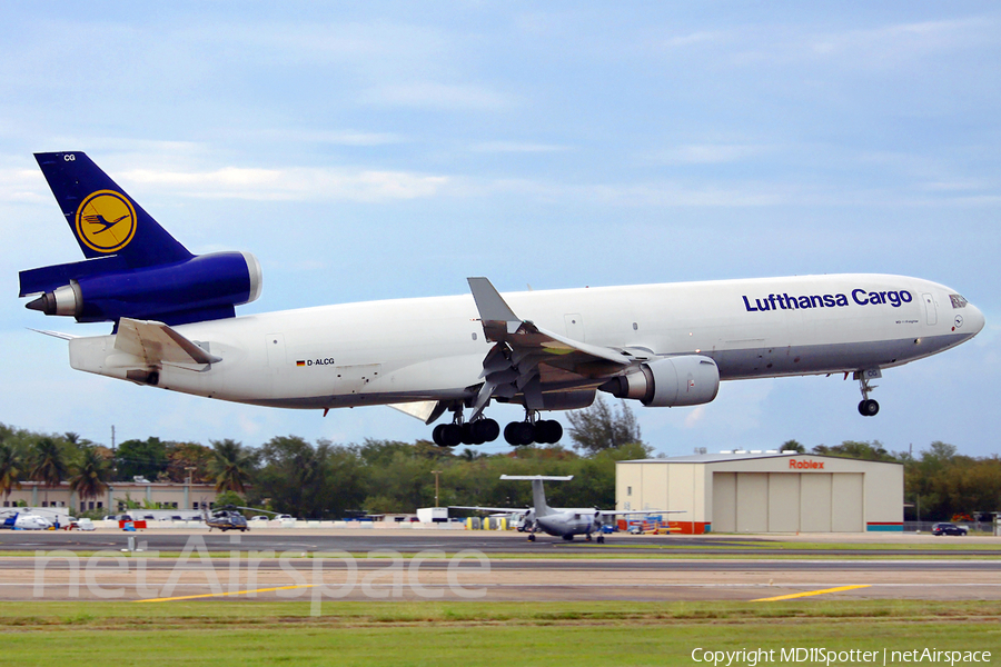 Lufthansa Cargo McDonnell Douglas MD-11F (D-ALCG) | Photo 12067