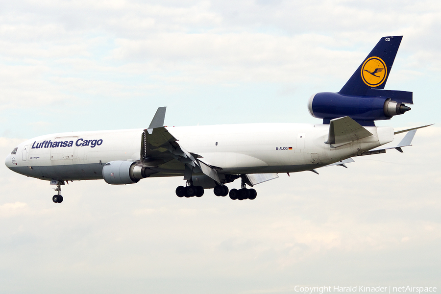 Lufthansa Cargo McDonnell Douglas MD-11F (D-ALCG) | Photo 303223