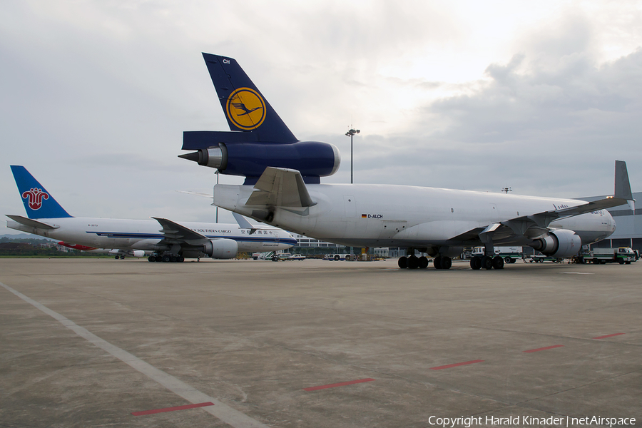 Lufthansa Cargo McDonnell Douglas MD-11F (D-ALCH) | Photo 307046