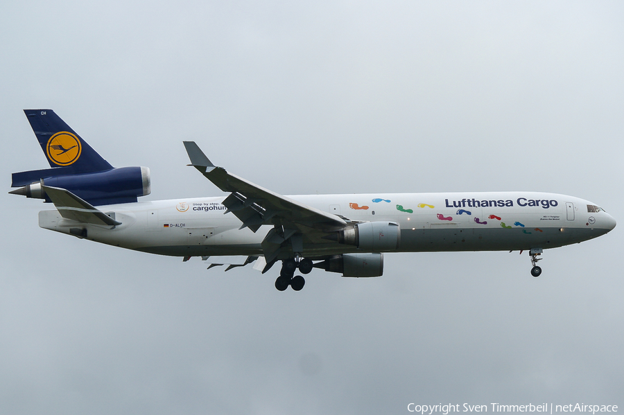 Lufthansa Cargo McDonnell Douglas MD-11F (D-ALCH) | Photo 106562