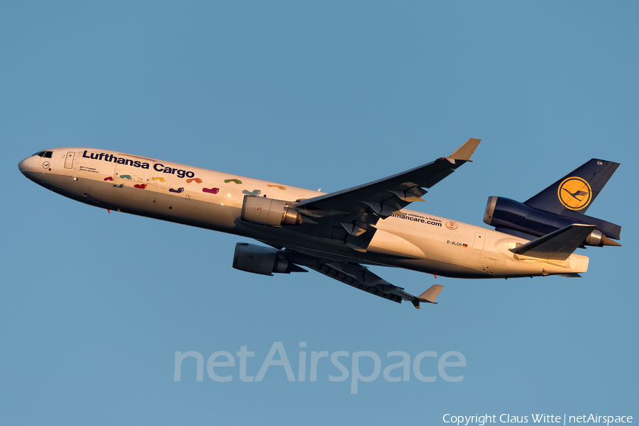 Lufthansa Cargo McDonnell Douglas MD-11F (D-ALCH) | Photo 317190