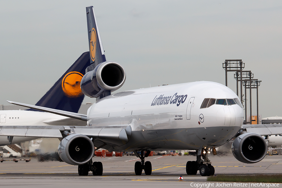 Lufthansa Cargo McDonnell Douglas MD-11F (D-ALCH) | Photo 75681