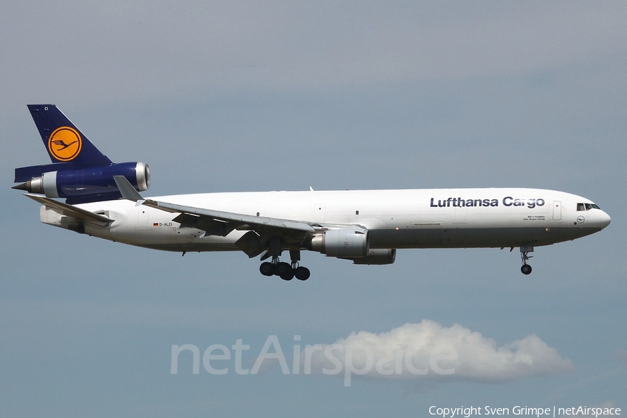 Lufthansa Cargo McDonnell Douglas MD-11F (D-ALCI) | Photo 335900