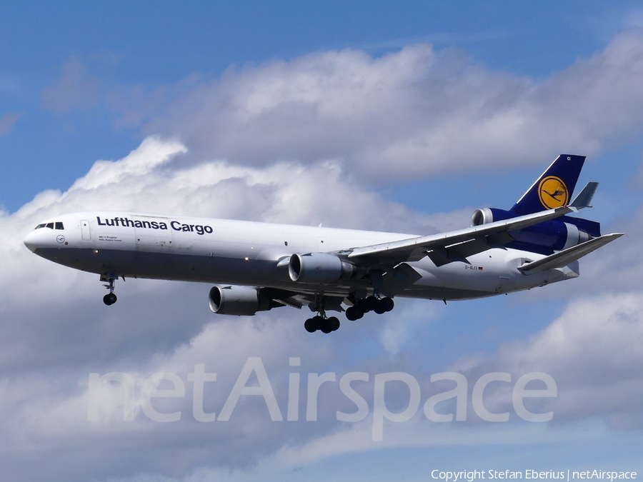 Lufthansa Cargo McDonnell Douglas MD-11F (D-ALCI) | Photo 393209