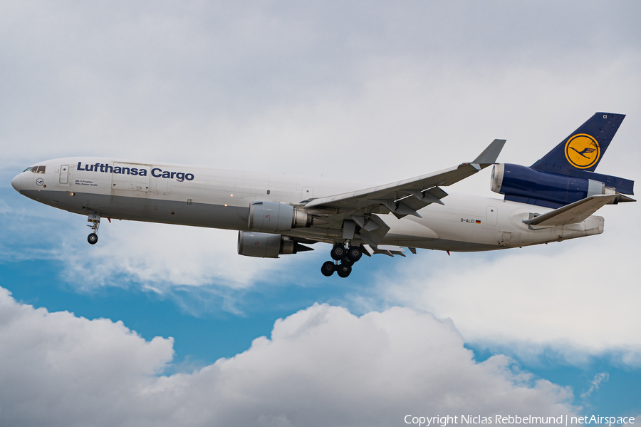 Lufthansa Cargo McDonnell Douglas MD-11F (D-ALCI) | Photo 400439