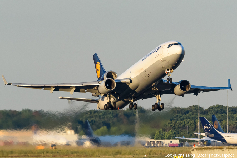 Lufthansa Cargo McDonnell Douglas MD-11F (D-ALCI) | Photo 423673