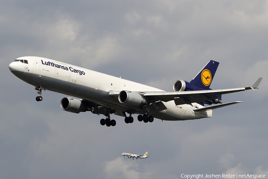 Lufthansa Cargo McDonnell Douglas MD-11F (D-ALCI) | Photo 85699