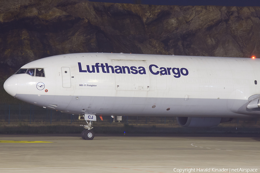 Lufthansa Cargo McDonnell Douglas MD-11F (D-ALCJ) | Photo 307071