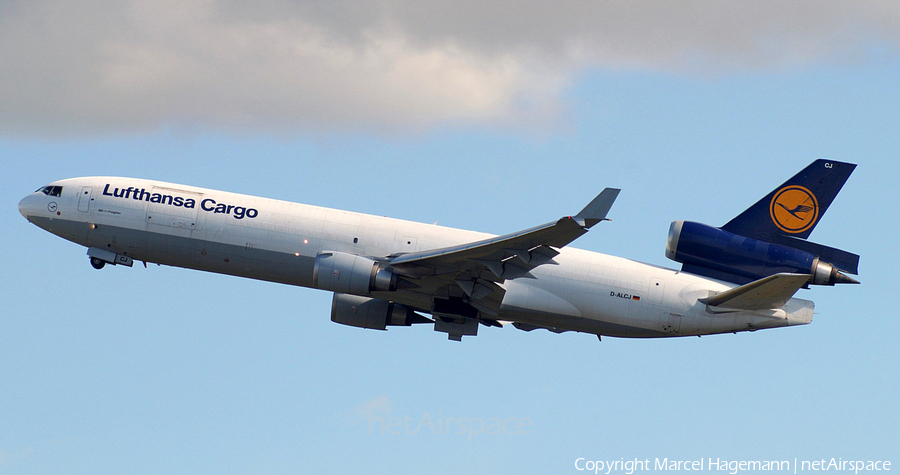 Lufthansa Cargo McDonnell Douglas MD-11F (D-ALCJ) | Photo 104232
