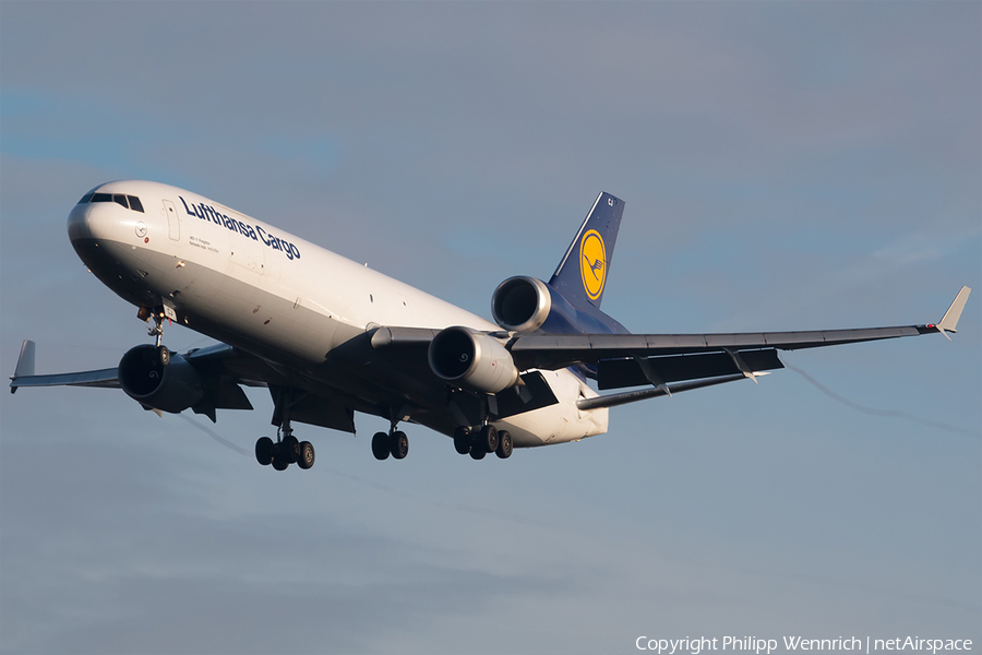 Lufthansa Cargo McDonnell Douglas MD-11F (D-ALCJ) | Photo 196242