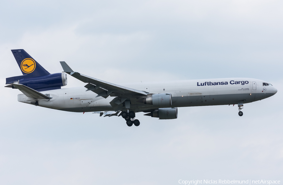 Lufthansa Cargo McDonnell Douglas MD-11F (D-ALCJ) | Photo 243279