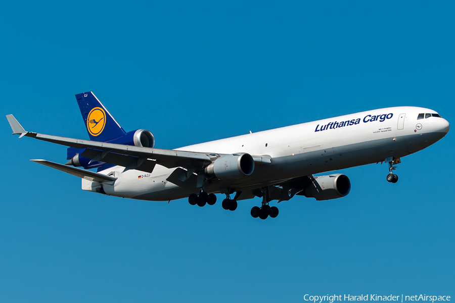 Lufthansa Cargo McDonnell Douglas MD-11F (D-ALCJ) | Photo 296712