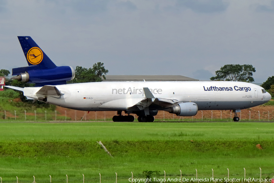 Lufthansa Cargo McDonnell Douglas MD-11F (D-ALCJ) | Photo 401214