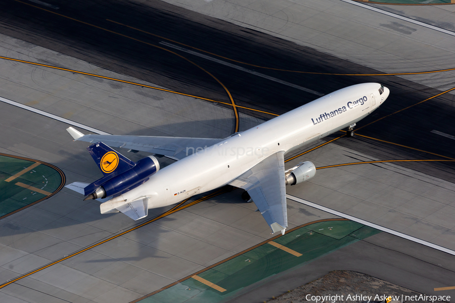 Lufthansa Cargo McDonnell Douglas MD-11F (D-ALCK) | Photo 401136