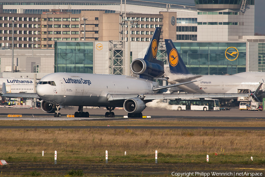 Lufthansa Cargo McDonnell Douglas MD-11F (D-ALCL) | Photo 196249