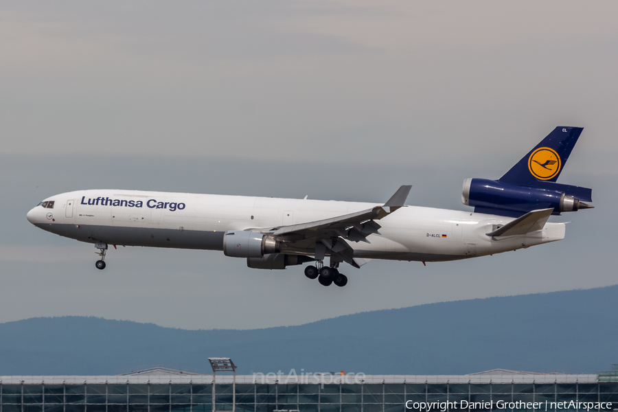 Lufthansa Cargo McDonnell Douglas MD-11F (D-ALCL) | Photo 91454
