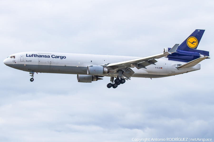 Lufthansa Cargo McDonnell Douglas MD-11F (D-ALCM) | Photo 411879