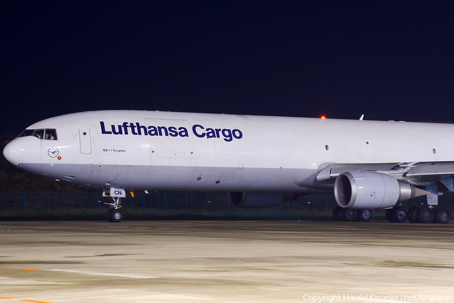 Lufthansa Cargo McDonnell Douglas MD-11F (D-ALCN) | Photo 293930