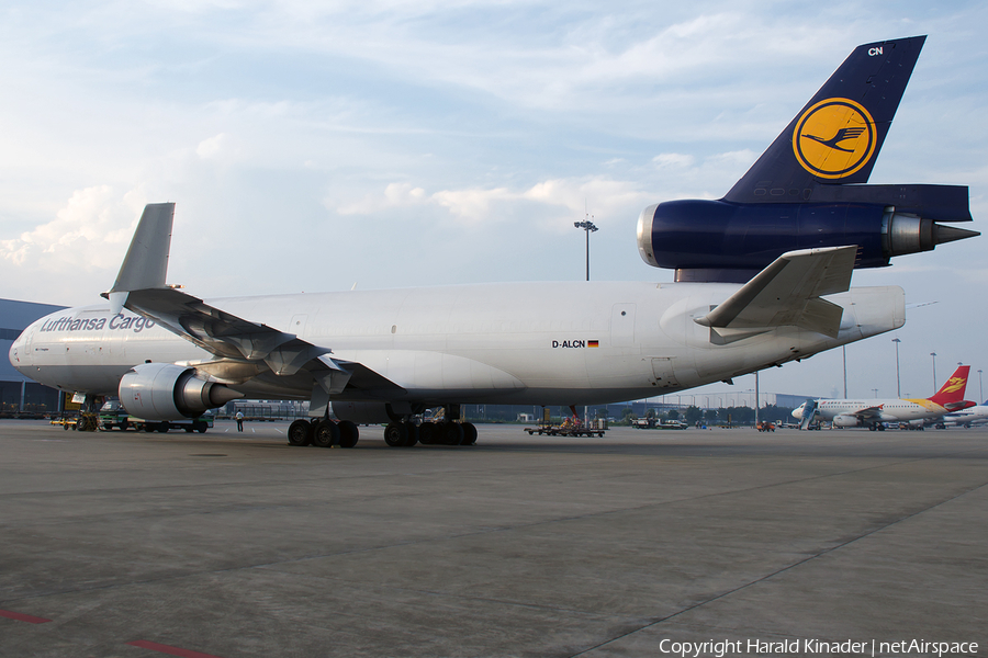 Lufthansa Cargo McDonnell Douglas MD-11F (D-ALCN) | Photo 304899