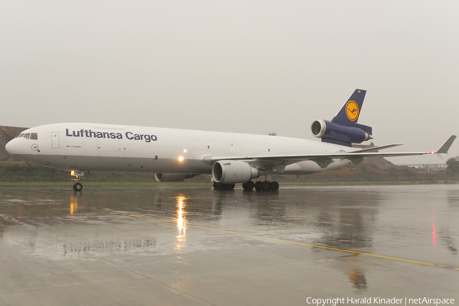 Lufthansa Cargo McDonnell Douglas MD-11F (D-ALCN) | Photo 312450