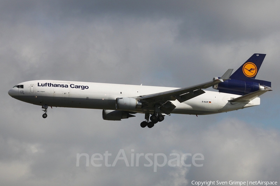 Lufthansa Cargo McDonnell Douglas MD-11F (D-ALCP) | Photo 28052
