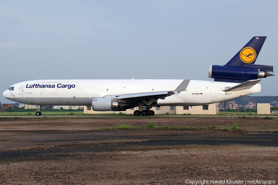Lufthansa Cargo McDonnell Douglas MD-11F (D-ALCR) | Photo 307090