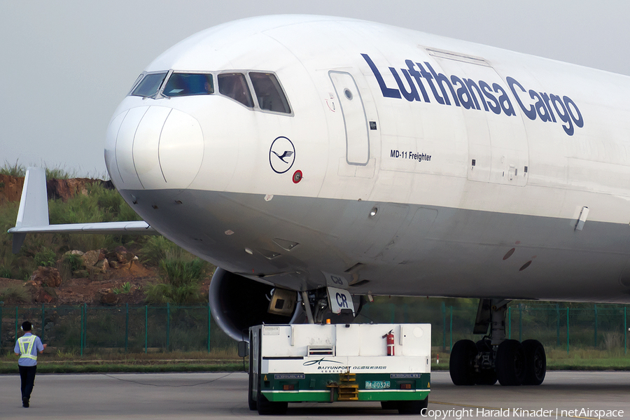 Lufthansa Cargo McDonnell Douglas MD-11F (D-ALCR) | Photo 307092
