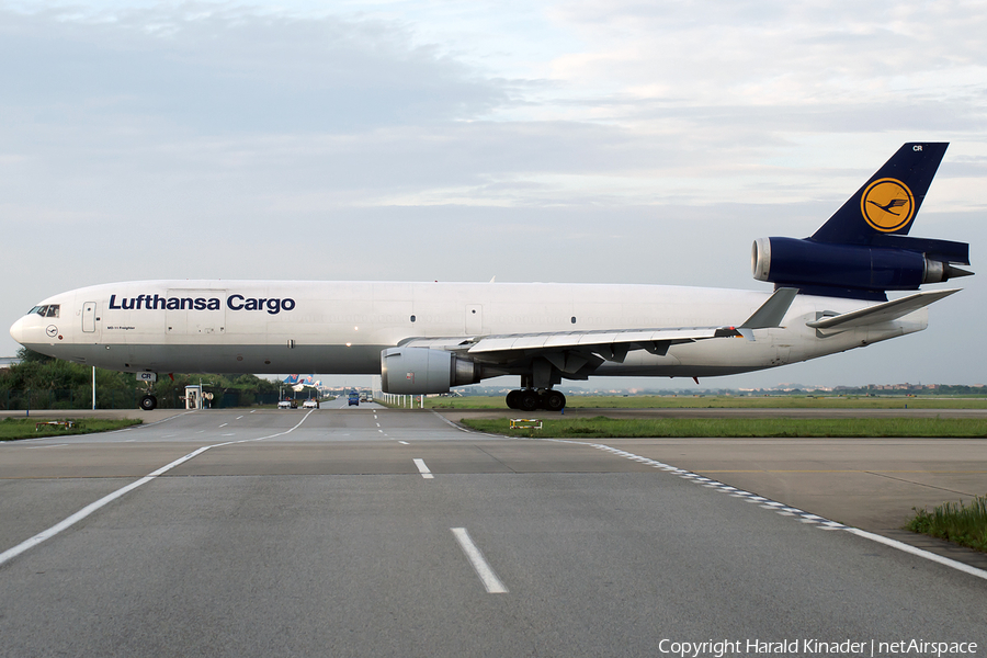 Lufthansa Cargo McDonnell Douglas MD-11F (D-ALCR) | Photo 307093