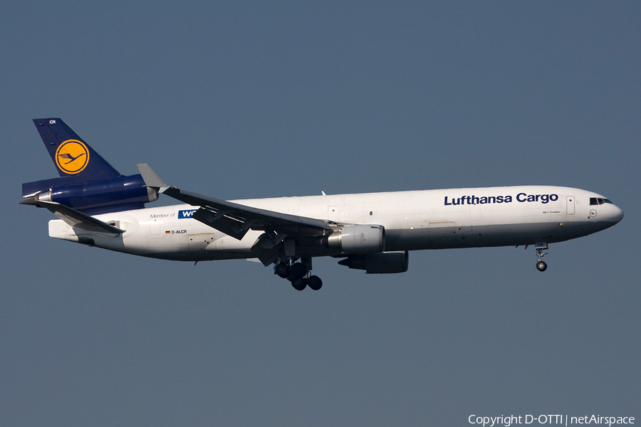 Lufthansa Cargo McDonnell Douglas MD-11F (D-ALCR) | Photo 270502
