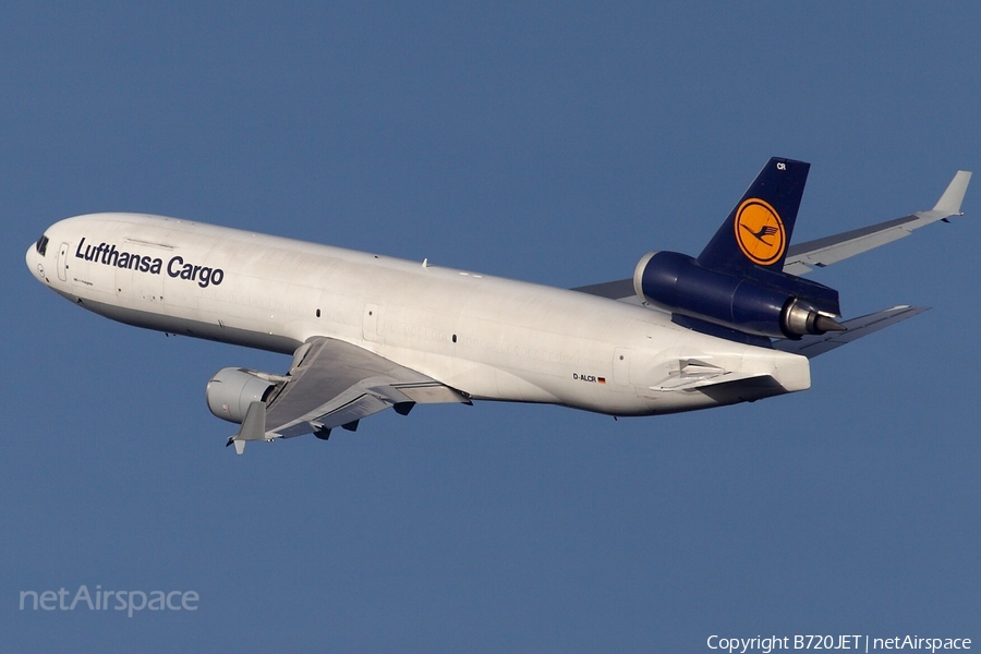 Lufthansa Cargo McDonnell Douglas MD-11F (D-ALCR) | Photo 37115