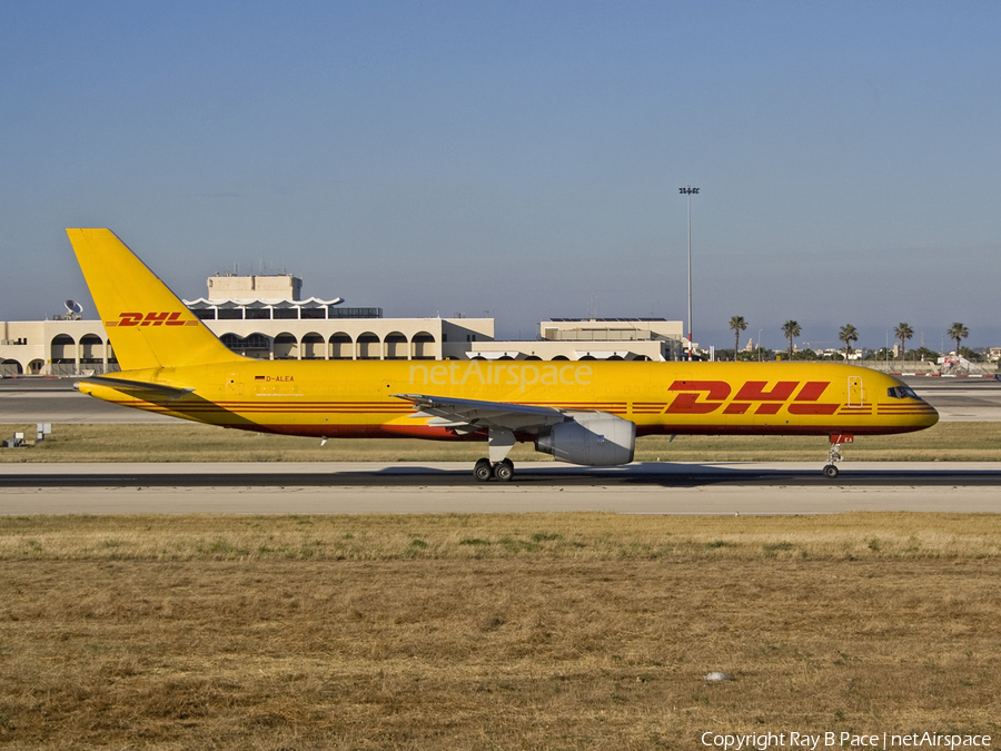 DHL (European Air Transport Leipzig) Boeing 757-236(SF) (D-ALEA) | Photo 26146