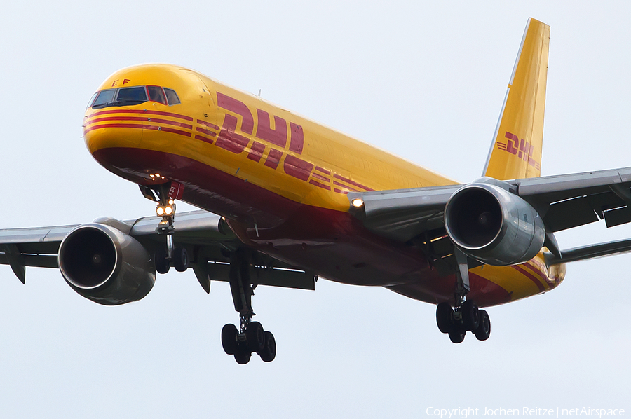 DHL (European Air Transport Leipzig) Boeing 757-236(SF) (D-ALEF) | Photo 52638