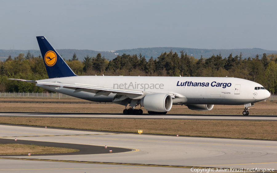 Lufthansa Cargo Boeing 777-FBT (D-ALFA) | Photo 171019