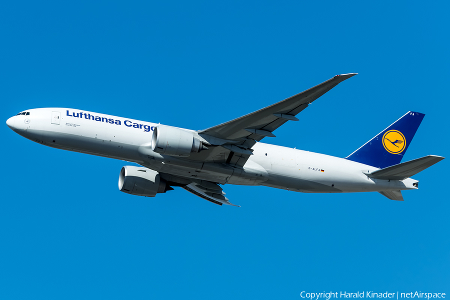 Lufthansa Cargo Boeing 777-FBT (D-ALFA) | Photo 290882
