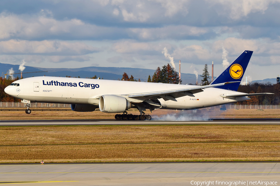 Lufthansa Cargo Boeing 777-FBT (D-ALFA) | Photo 420628