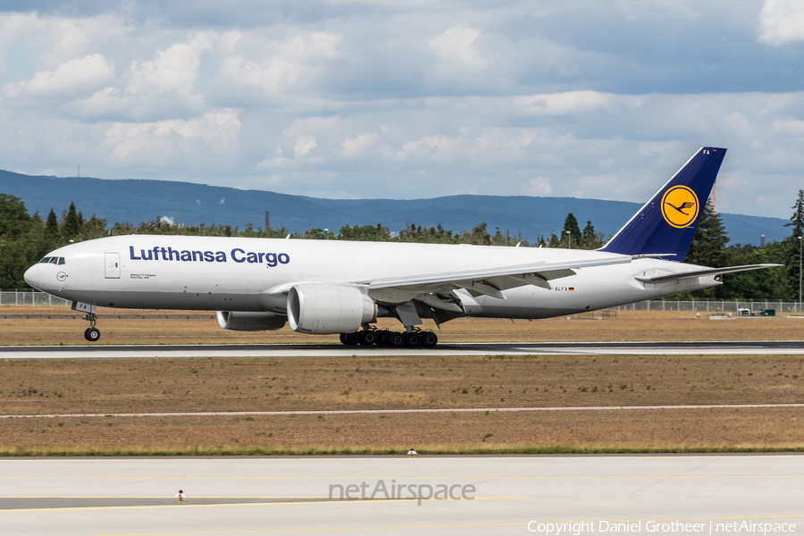 Lufthansa Cargo Boeing 777-FBT (D-ALFA) | Photo 87429