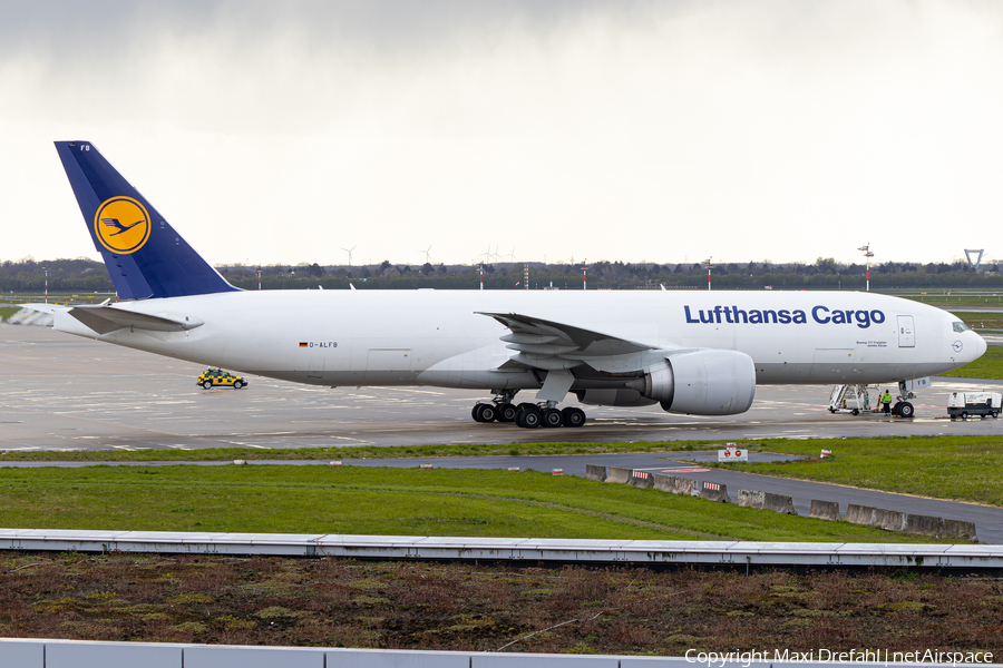 Lufthansa Cargo Boeing 777-FBT (D-ALFB) | Photo 502632