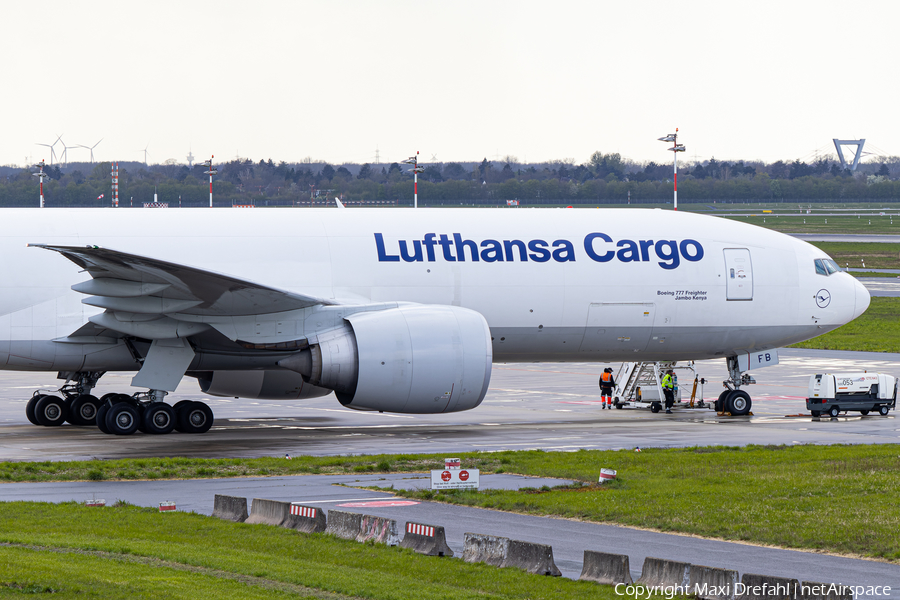 Lufthansa Cargo Boeing 777-FBT (D-ALFB) | Photo 502634