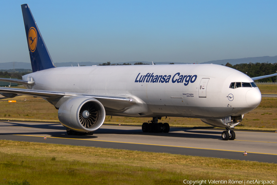 Lufthansa Cargo Boeing 777-FBT (D-ALFB) | Photo 510454