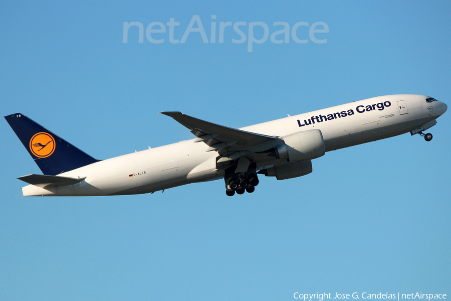 Lufthansa Cargo Boeing 777-FBT (D-ALFB) | Photo 108437