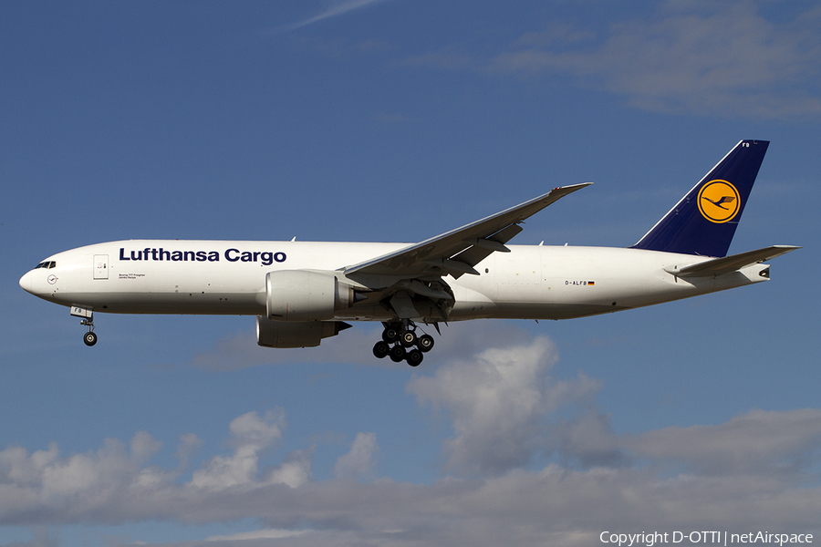 Lufthansa Cargo Boeing 777-FBT (D-ALFB) | Photo 469781
