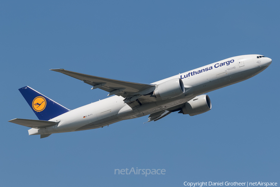 Lufthansa Cargo Boeing 777-FBT (D-ALFC) | Photo 112556