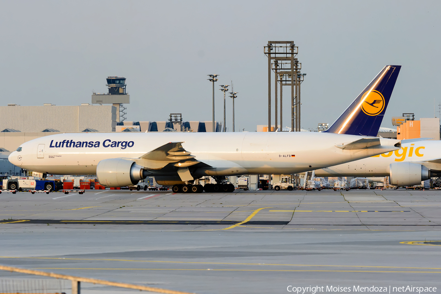 Lufthansa Cargo Boeing 777-FBT (D-ALFD) | Photo 108617