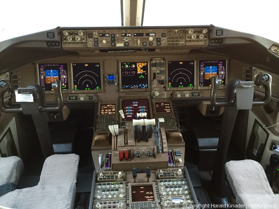 Lufthansa Cargo Boeing 777-FBT (D-ALFD) | Photo 307705