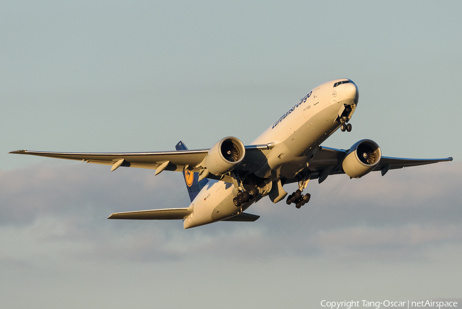 Lufthansa Cargo Boeing 777-FBT (D-ALFD) | Photo 461411
