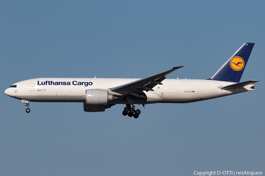 Lufthansa Cargo Boeing 777-FBT (D-ALFD) | Photo 401176