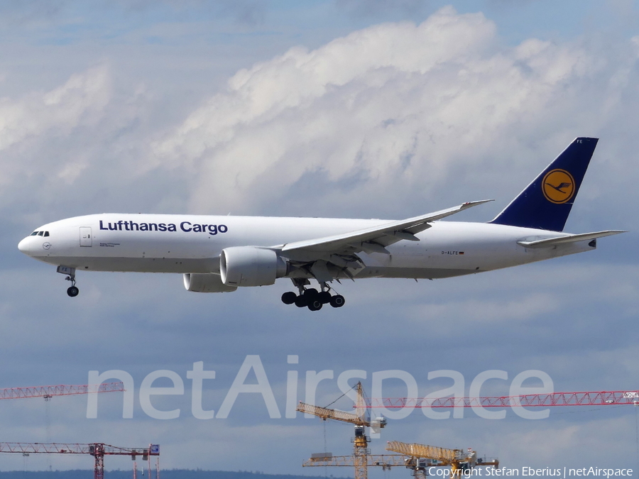 Lufthansa Cargo Boeing 777-FBT (D-ALFE) | Photo 393180