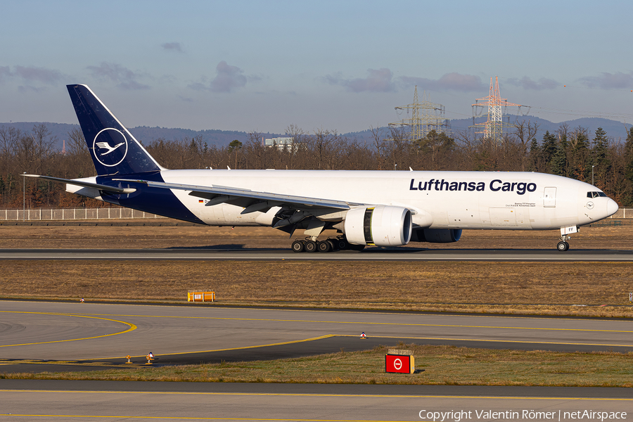 Lufthansa Cargo Boeing 777-FBT (D-ALFF) | Photo 662016