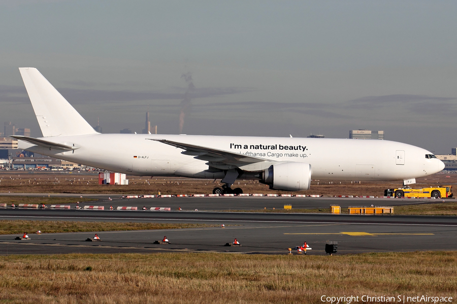 Lufthansa Cargo Boeing 777-F1H (D-ALFJ) | Photo 482202