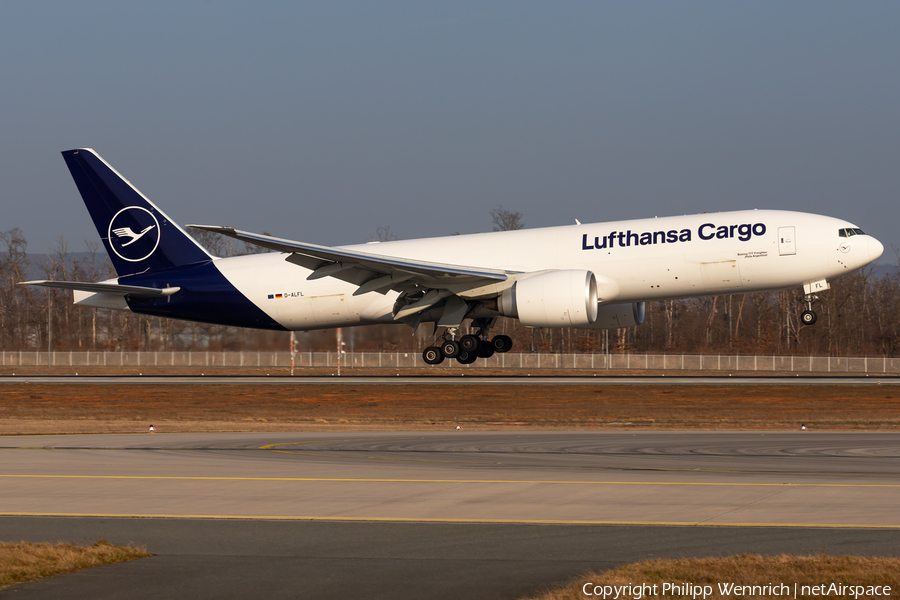 Lufthansa Cargo Boeing 777-FBT (D-ALFL) | Photo 668330